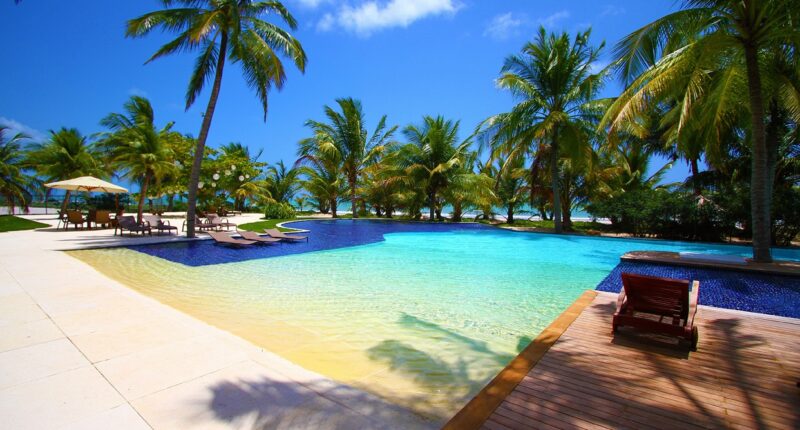 Pousada-Camurim-Grande_-piscina-frente-ao-mar